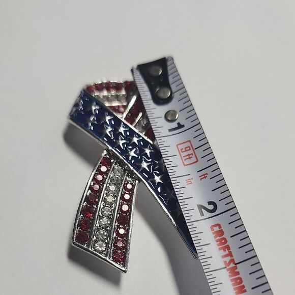 Patriotic Ribbon Brooch - Picture 2 of 4